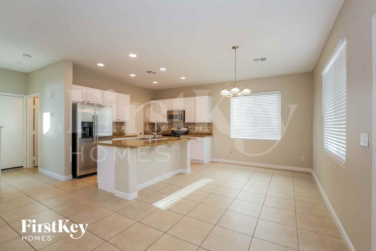 6624 Petrified Forest St - Photo 7 of 18