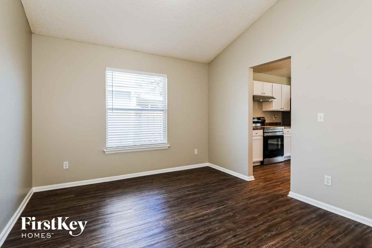 6983 Lafayette Park Dr - Photo 5 of 15