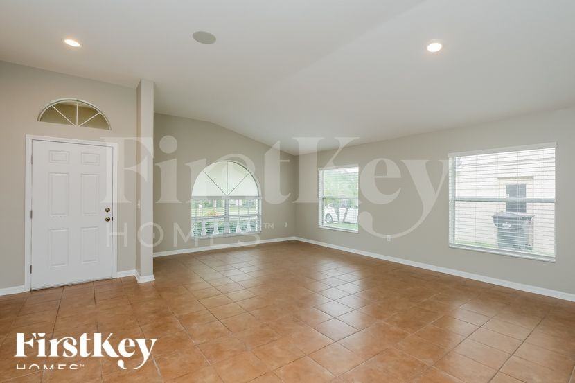 1620 Bonita Bluff Ct - Photo 5 of 18