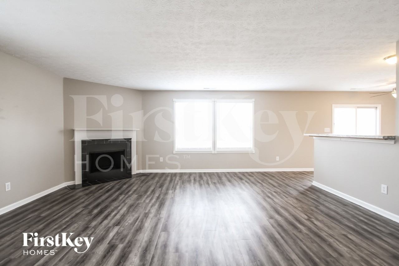 1621 Orchestra Way - Photo 2 of 14