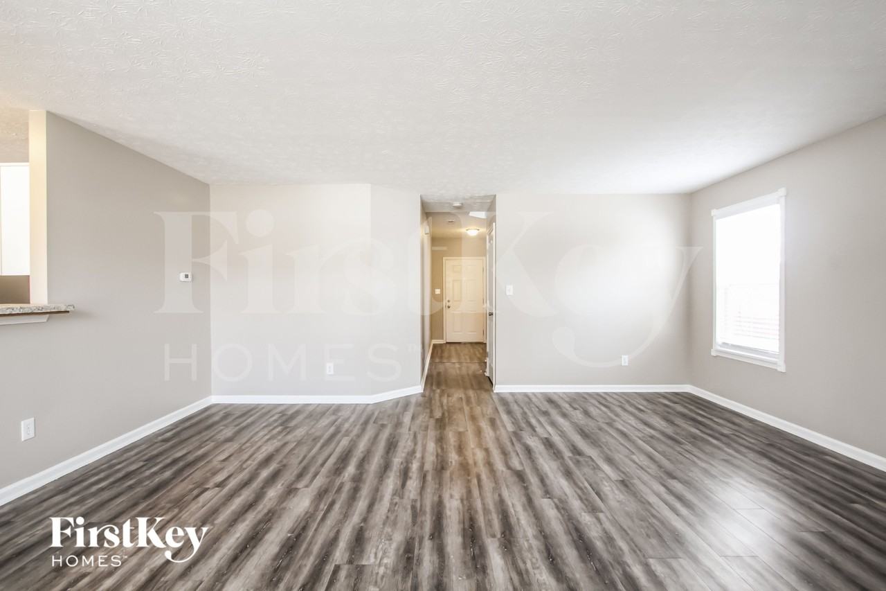 1621 Orchestra Way - Photo 4 of 14