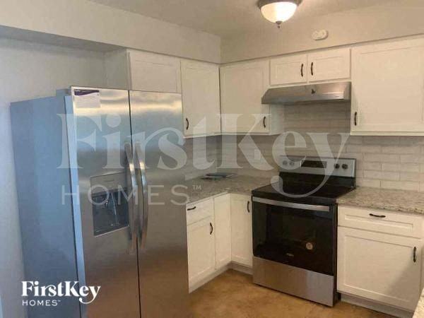 2411 Shady Brook Dr - Photo 5 of 10