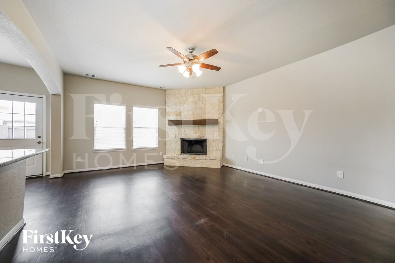 12453 Hackberry Dr - Photo 3 of 19