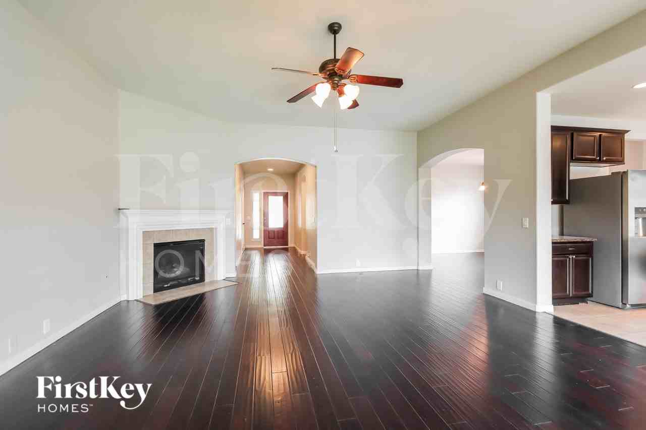 13738 Lake Livingston Dr - Photo 4 of 19