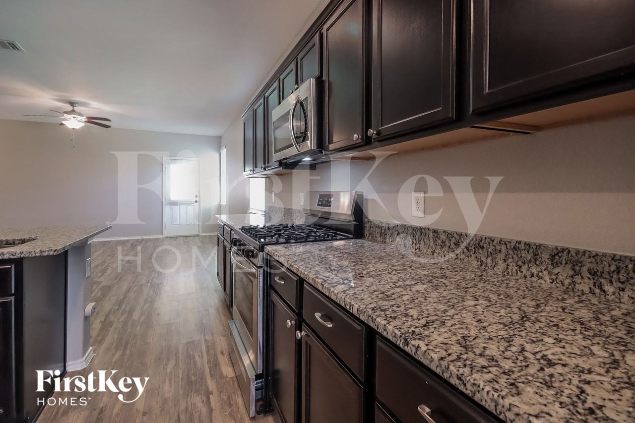 11506 Castle Nugent Ct - Photo 5 of 15