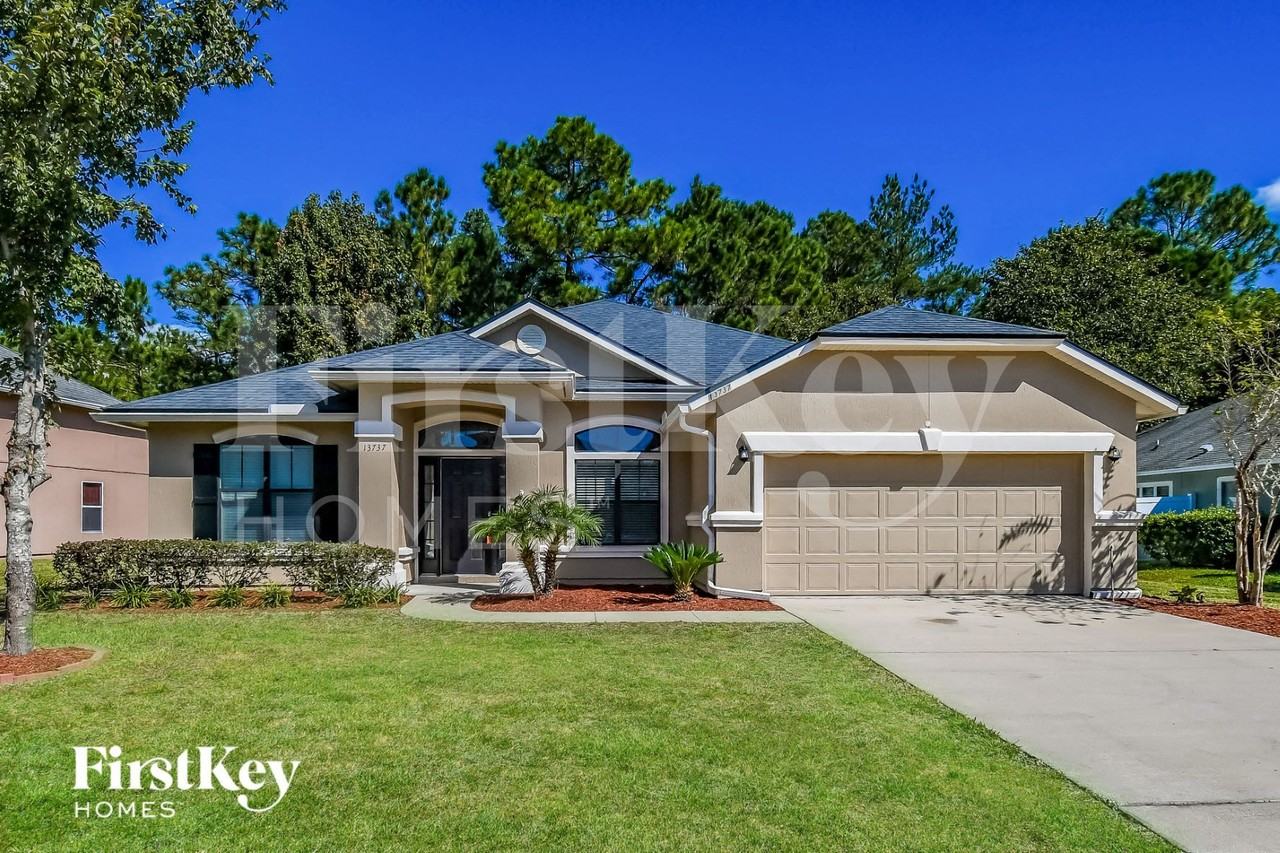 13737 Devan Lee Dr N - Photo 2 of 15