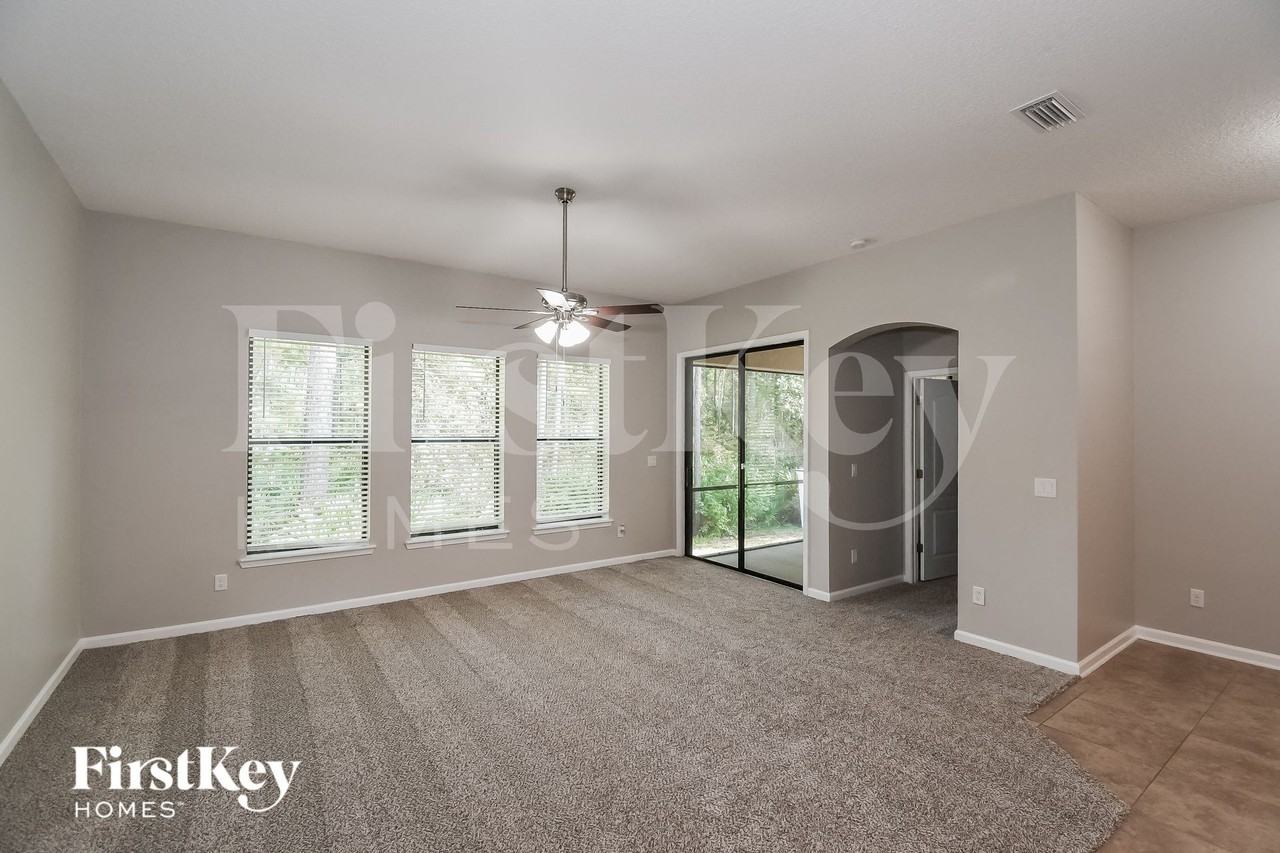 13737 Devan Lee Dr N - Photo 4 of 15