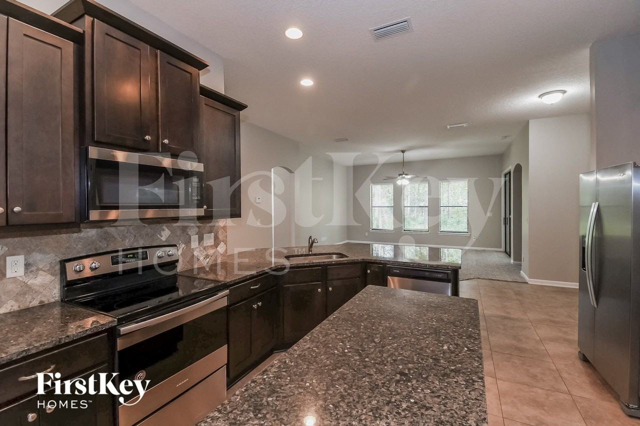 13737 Devan Lee Dr N - Photo 6 of 15