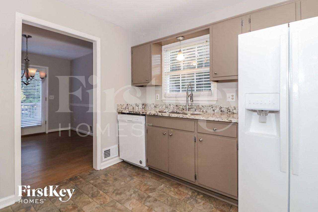 4480 Meadow Trl - Photo 7 of 15