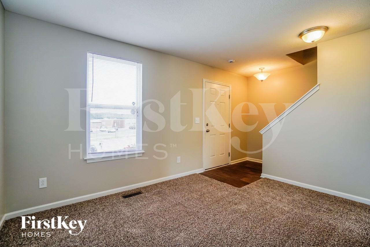 2144 Greencrest Way - Photo 3 of 18