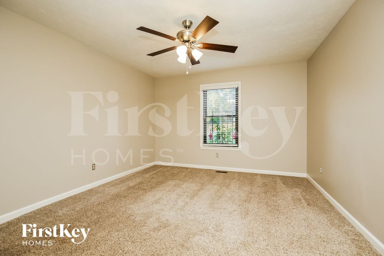 1011 Wildwood St - Photo 7 of 15