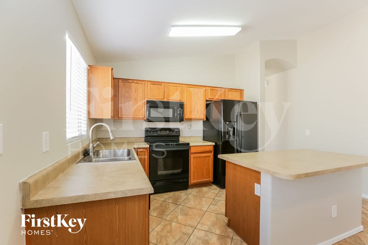 1820 S 106th Ln - Photo 6 of 16