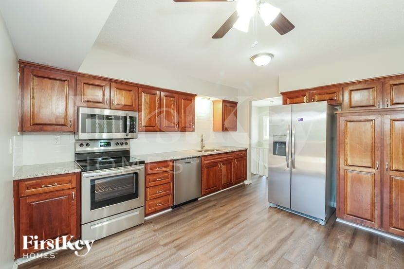 6704 Nw Mirror Lake Ter - Photo 7 of 16