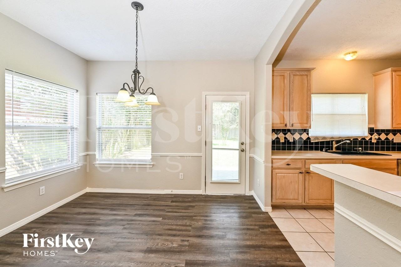 2803 Spring Dusk Ln - Photo 4 of 15