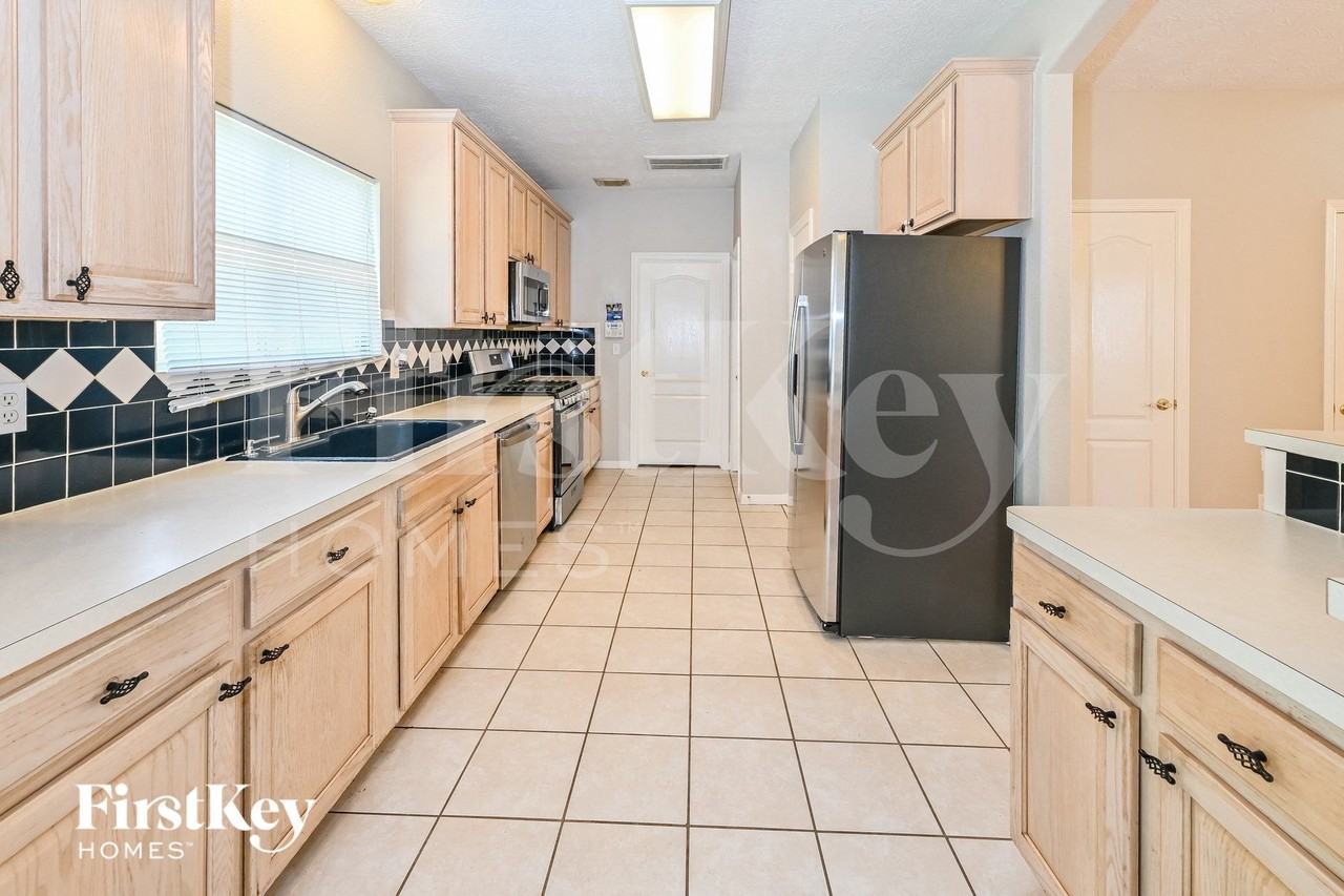 2803 Spring Dusk Ln - Photo 6 of 15