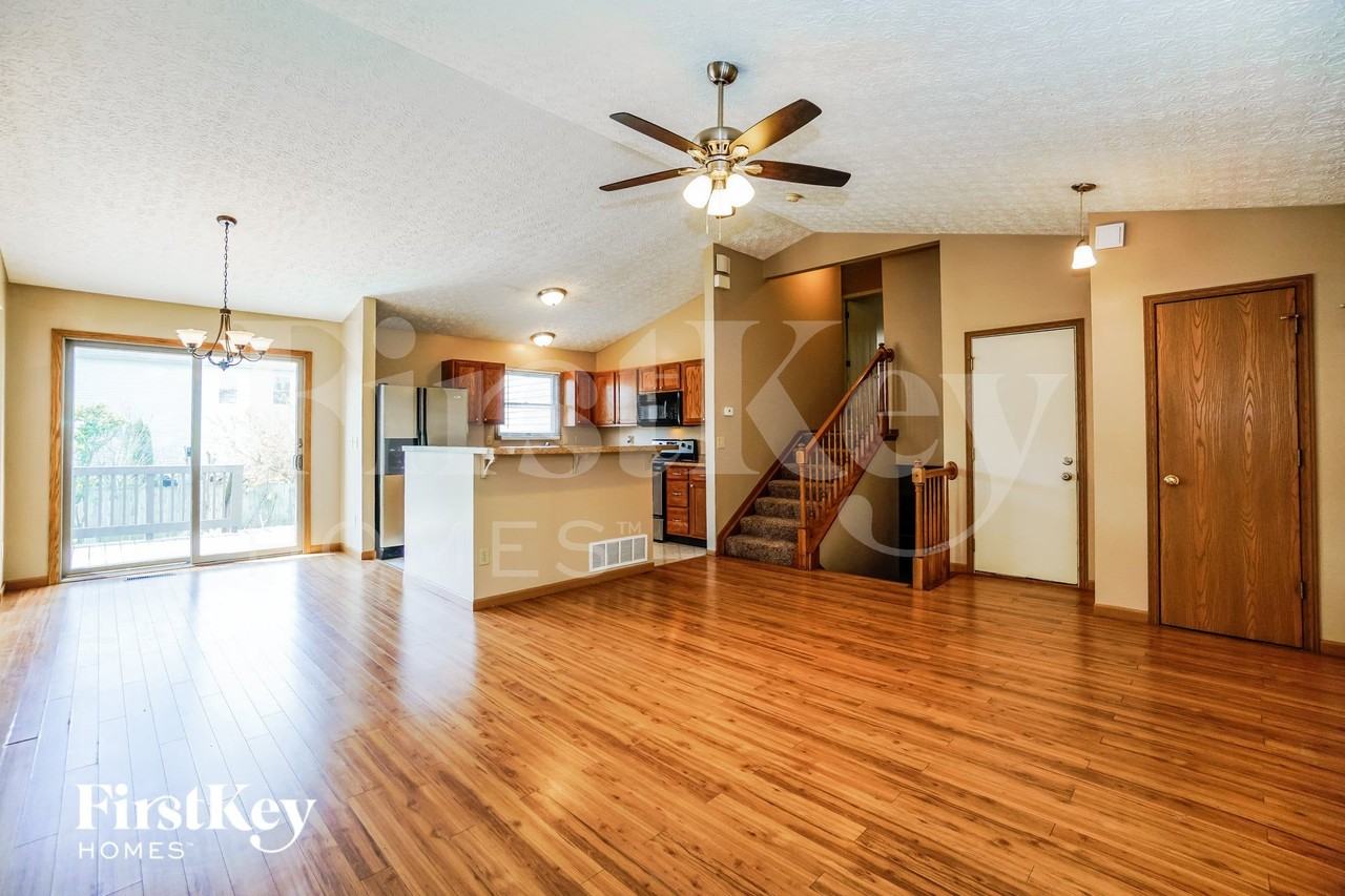 5673 Larksdale Dr - Photo 5 of 15