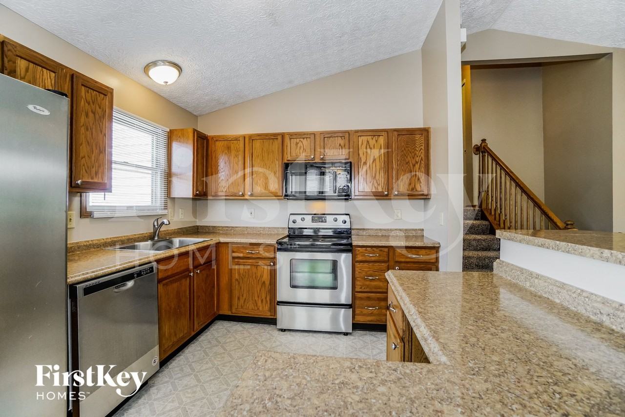 5673 Larksdale Dr - Photo 6 of 15