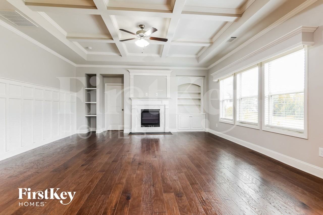 4524 Wilshire Ct - Photo 2 of 15