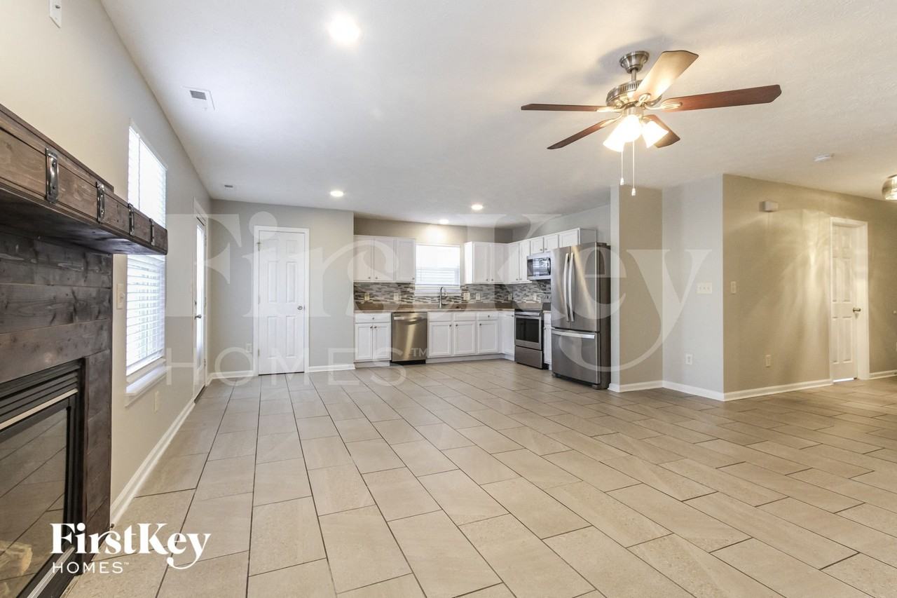 235 Heartwood Hl - Photo 3 of 15