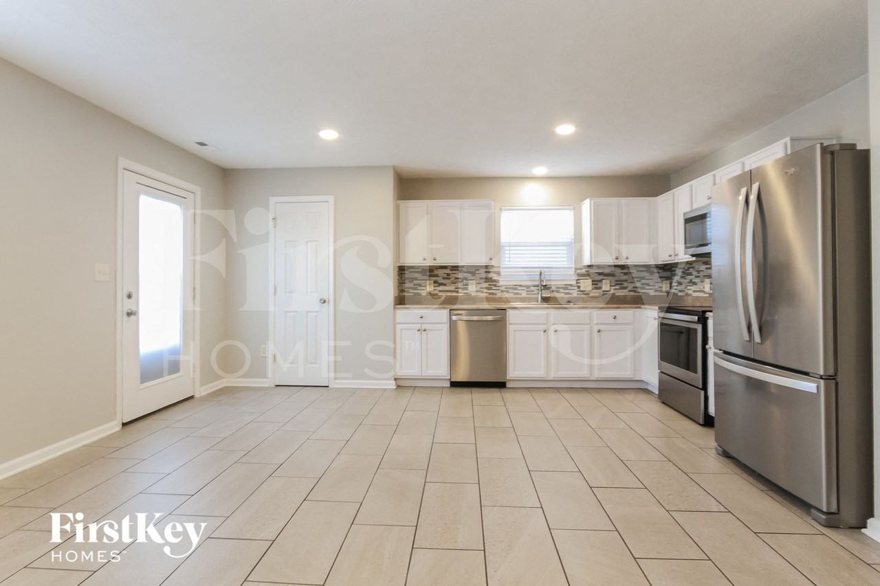 235 Heartwood Hl - Photo 6 of 15