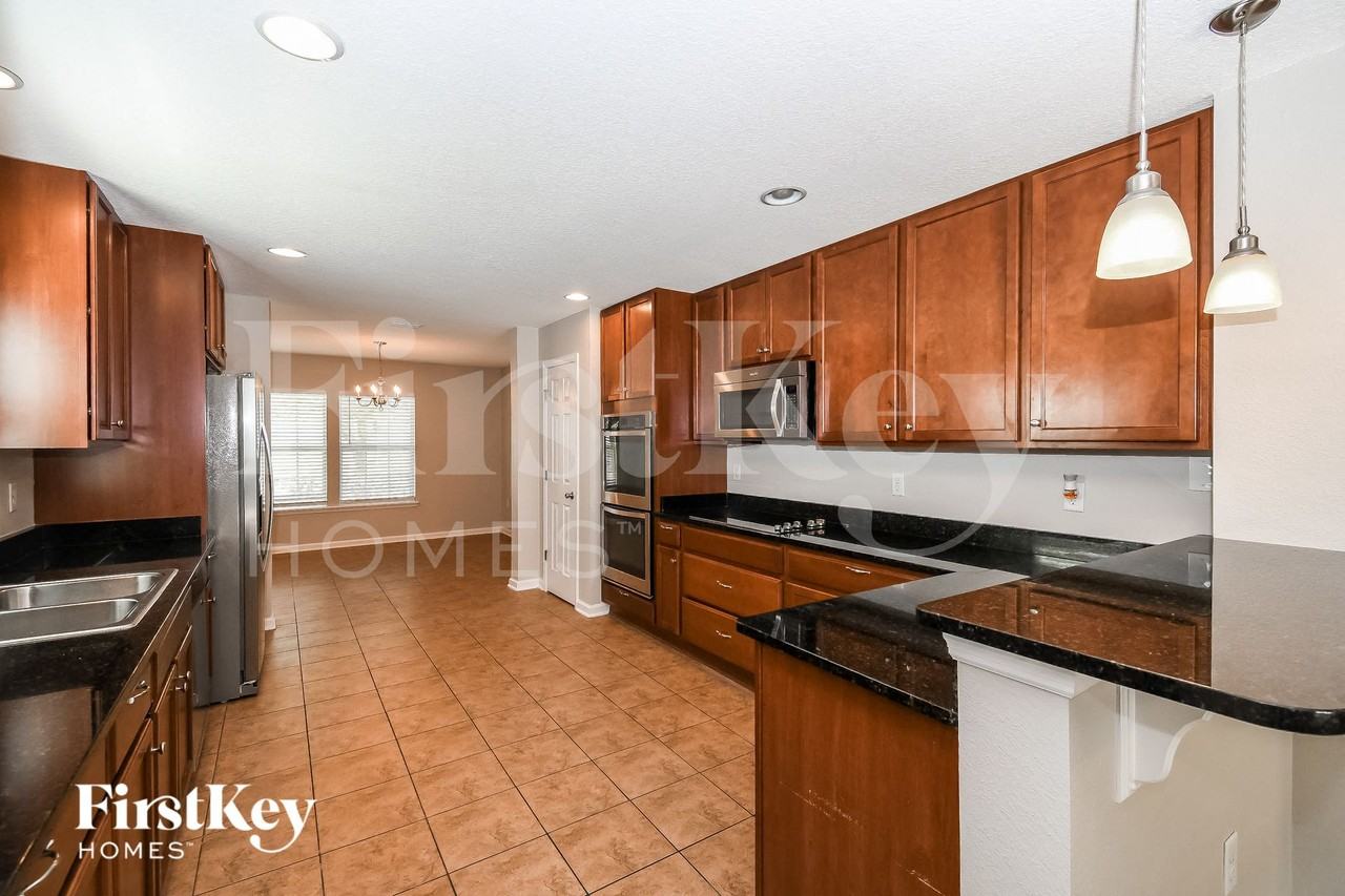 342 Auburn Oaks Rd E - Photo 4 of 15