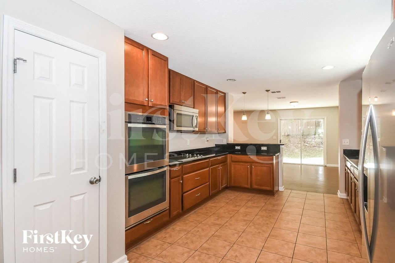 342 Auburn Oaks Rd E - Photo 5 of 15