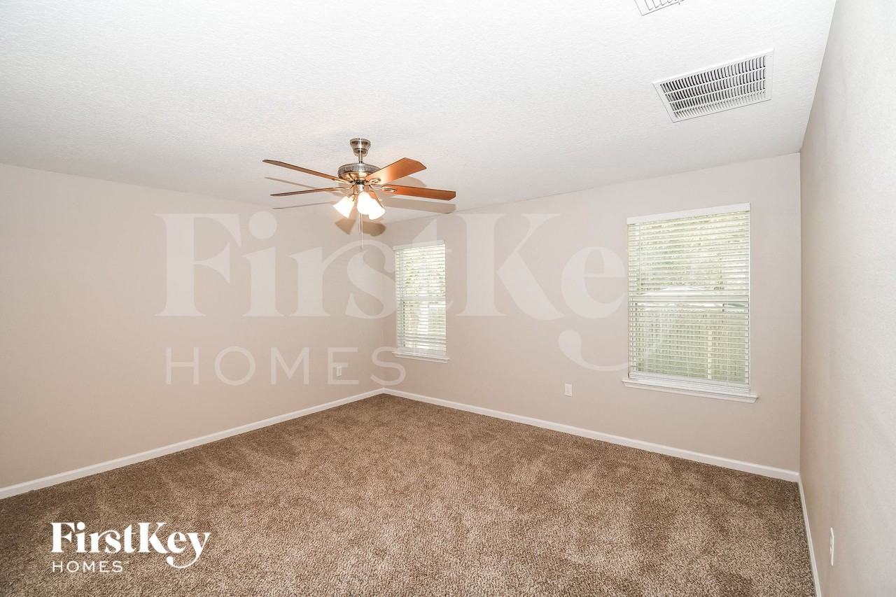 342 Auburn Oaks Rd E - Photo 7 of 15