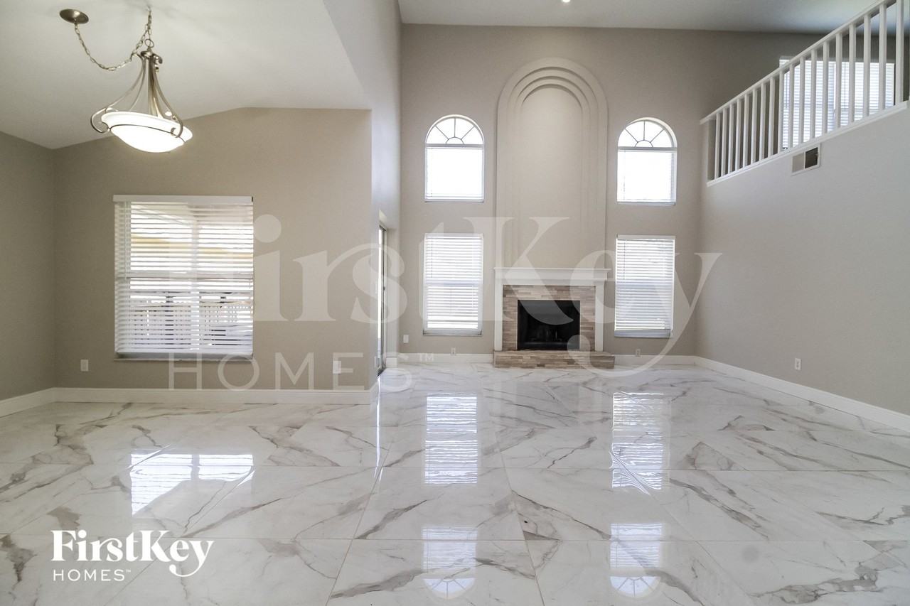 518 Whittingham Pl - Photo 4 of 15