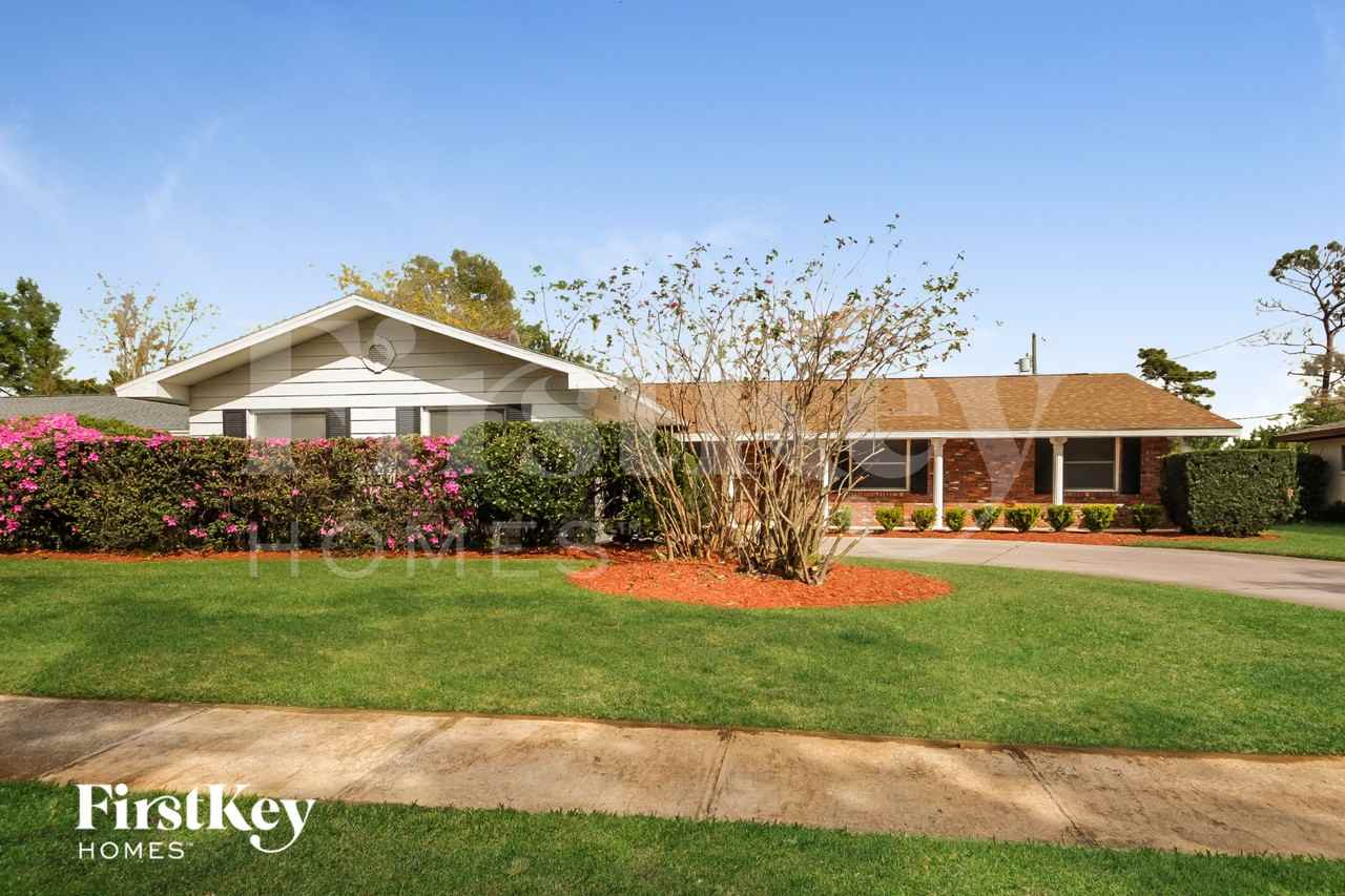 504 Saint Dunstan Way - Photo 3 of 17