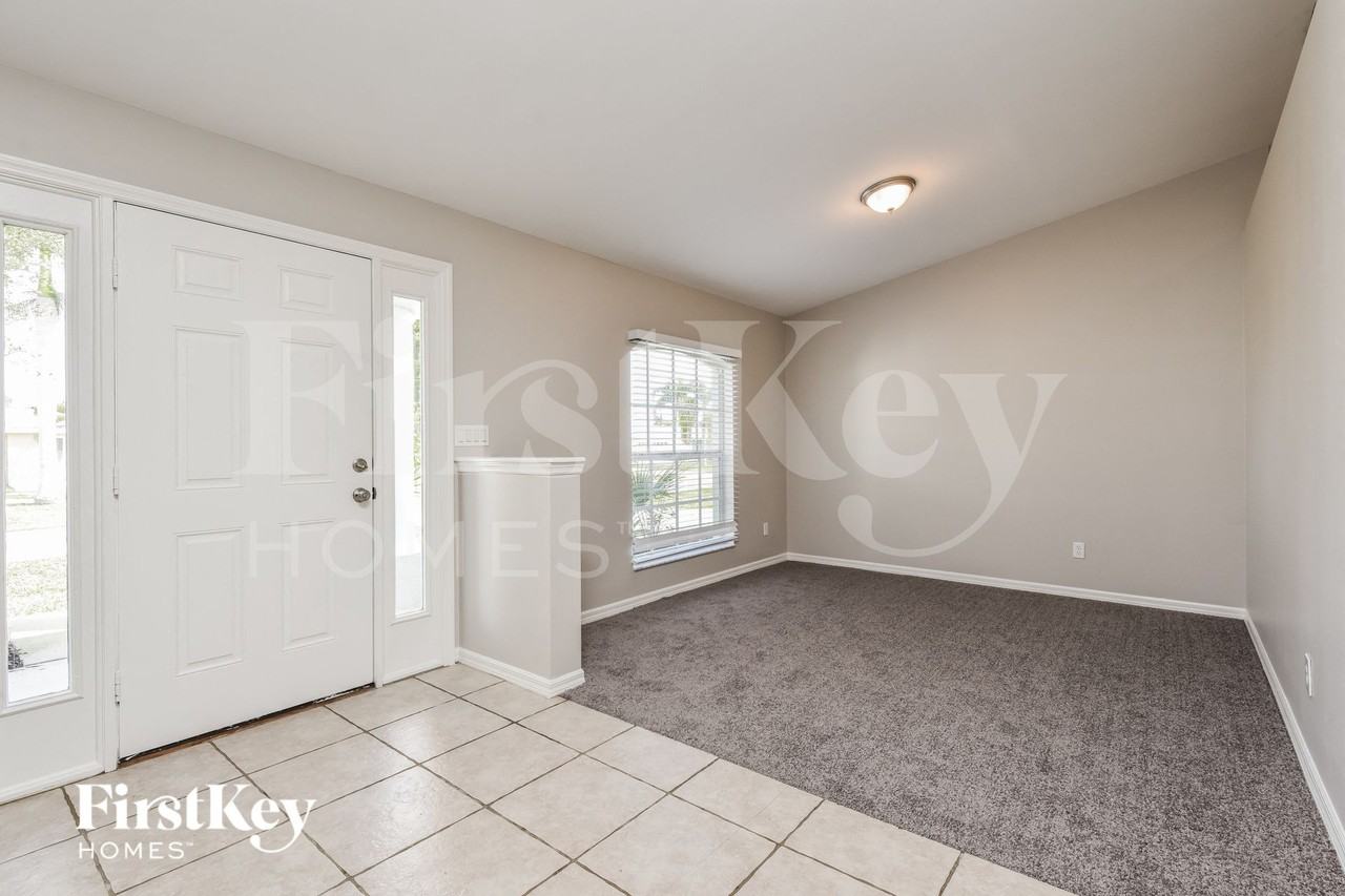 120 Se 46th St - Photo 3 of 15