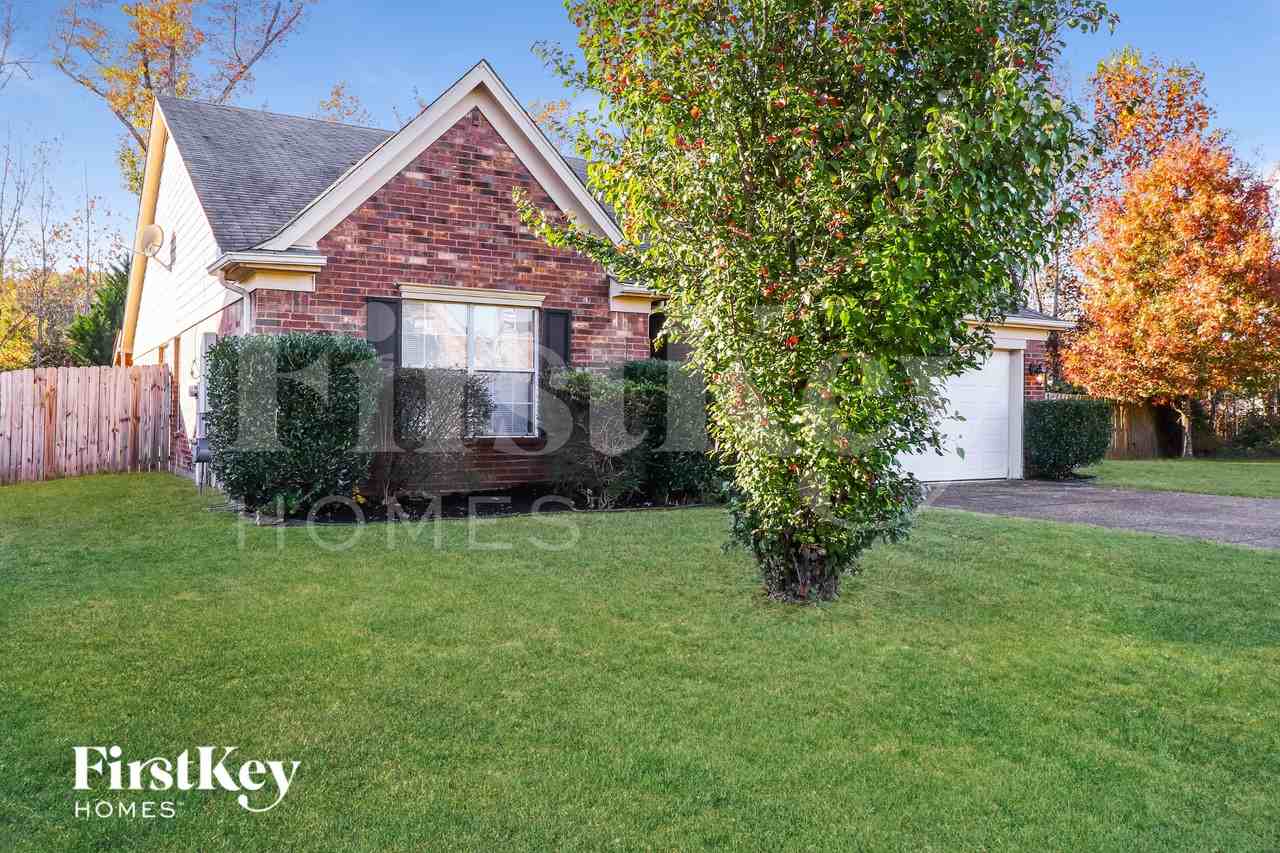 1411 Carlton Ridge Dr - Photo 2 of 15