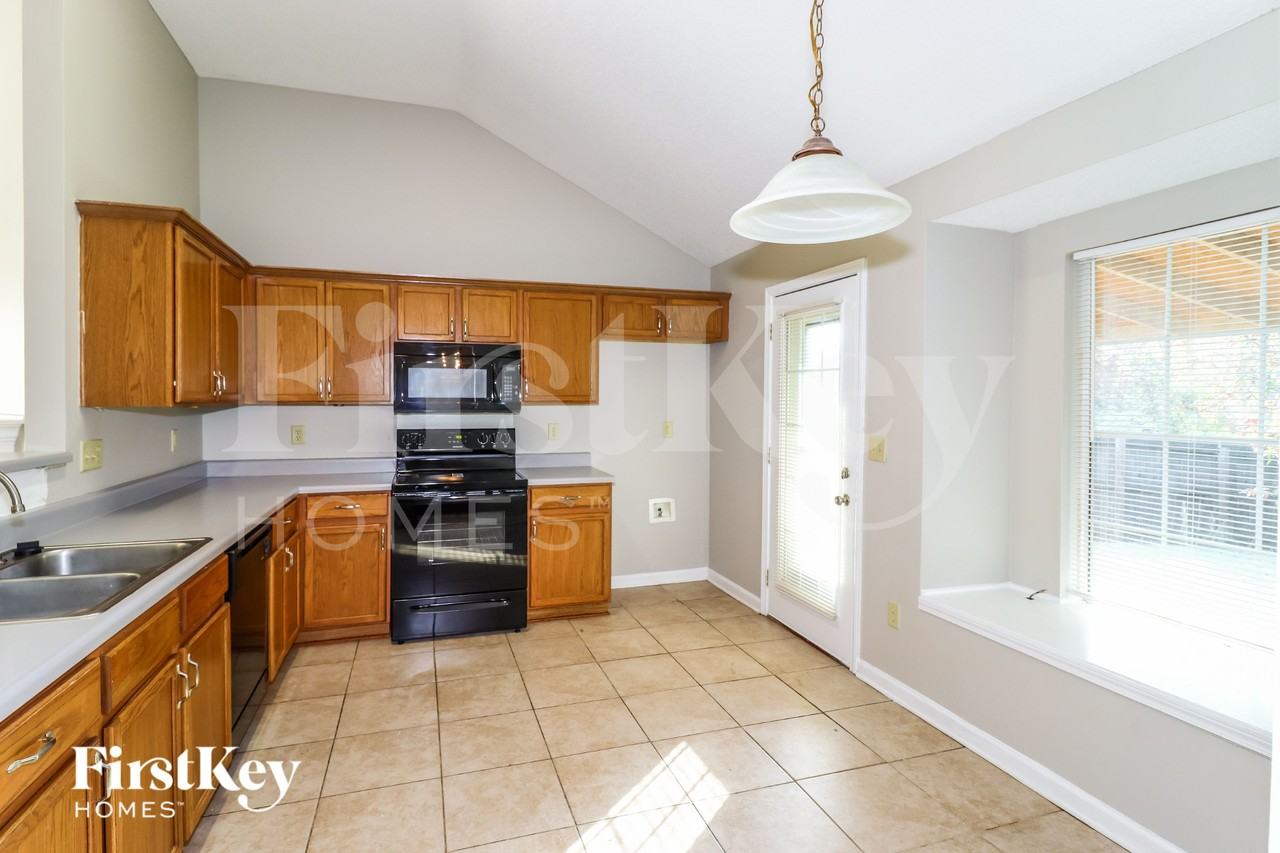 1411 Carlton Ridge Dr - Photo 6 of 15