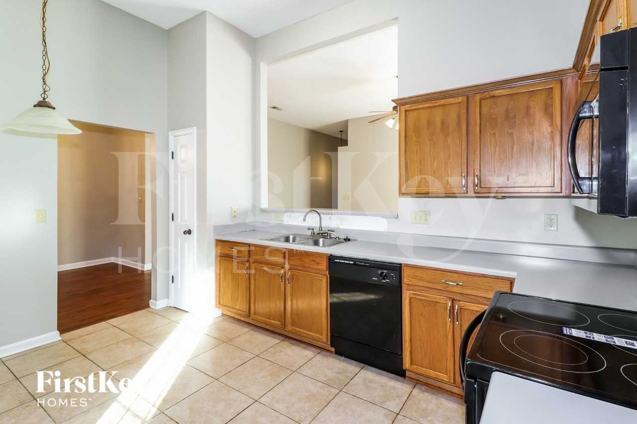 1411 Carlton Ridge Dr - Photo 7 of 15