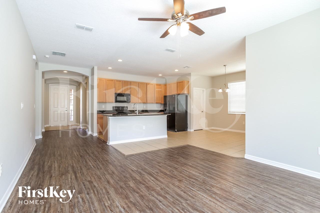 3000 Lady Mae Ln - Photo 3 of 15