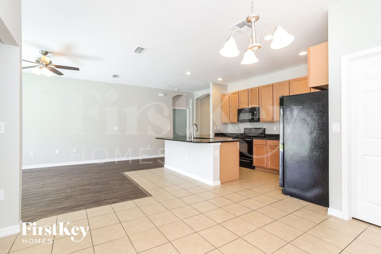 3000 Lady Mae Ln - Photo 4 of 15