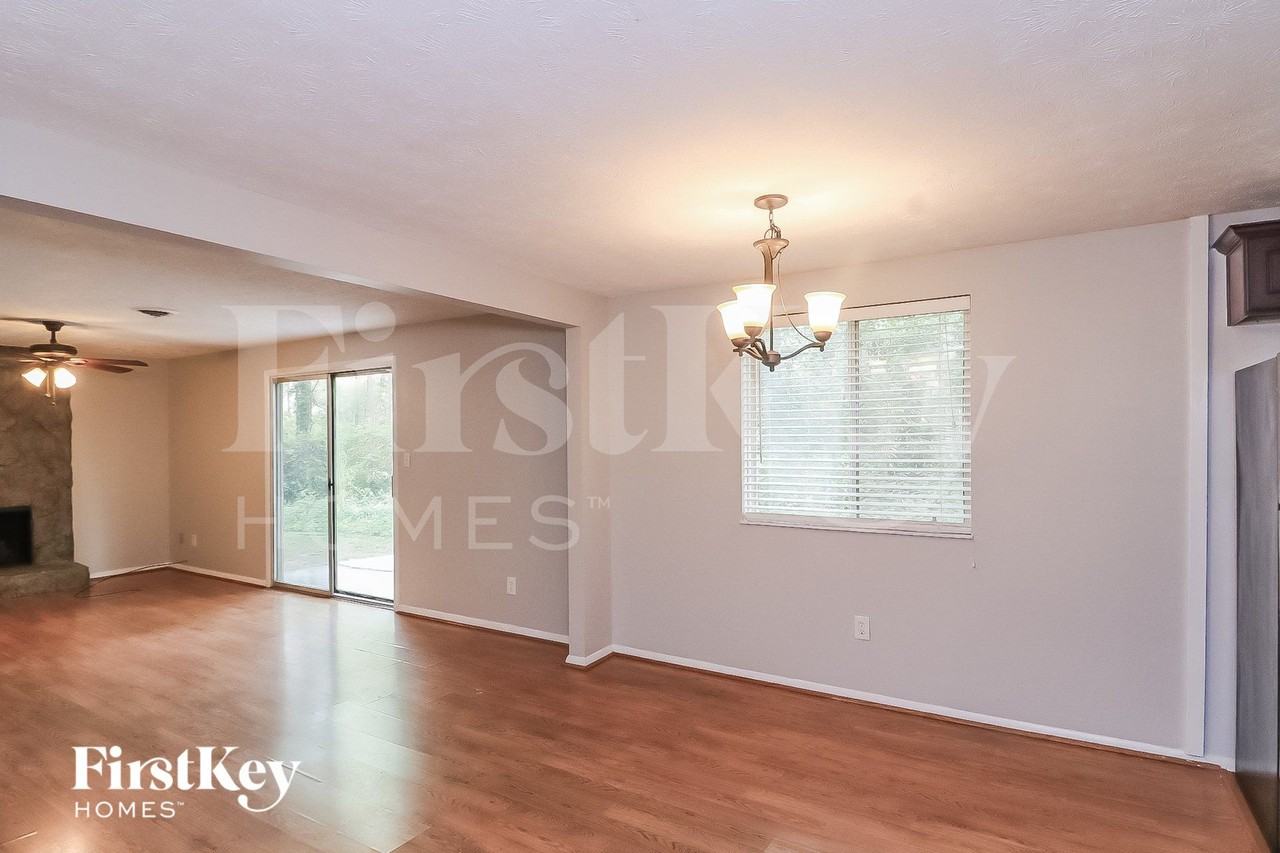 4788 North Cir - Photo 5 of 15