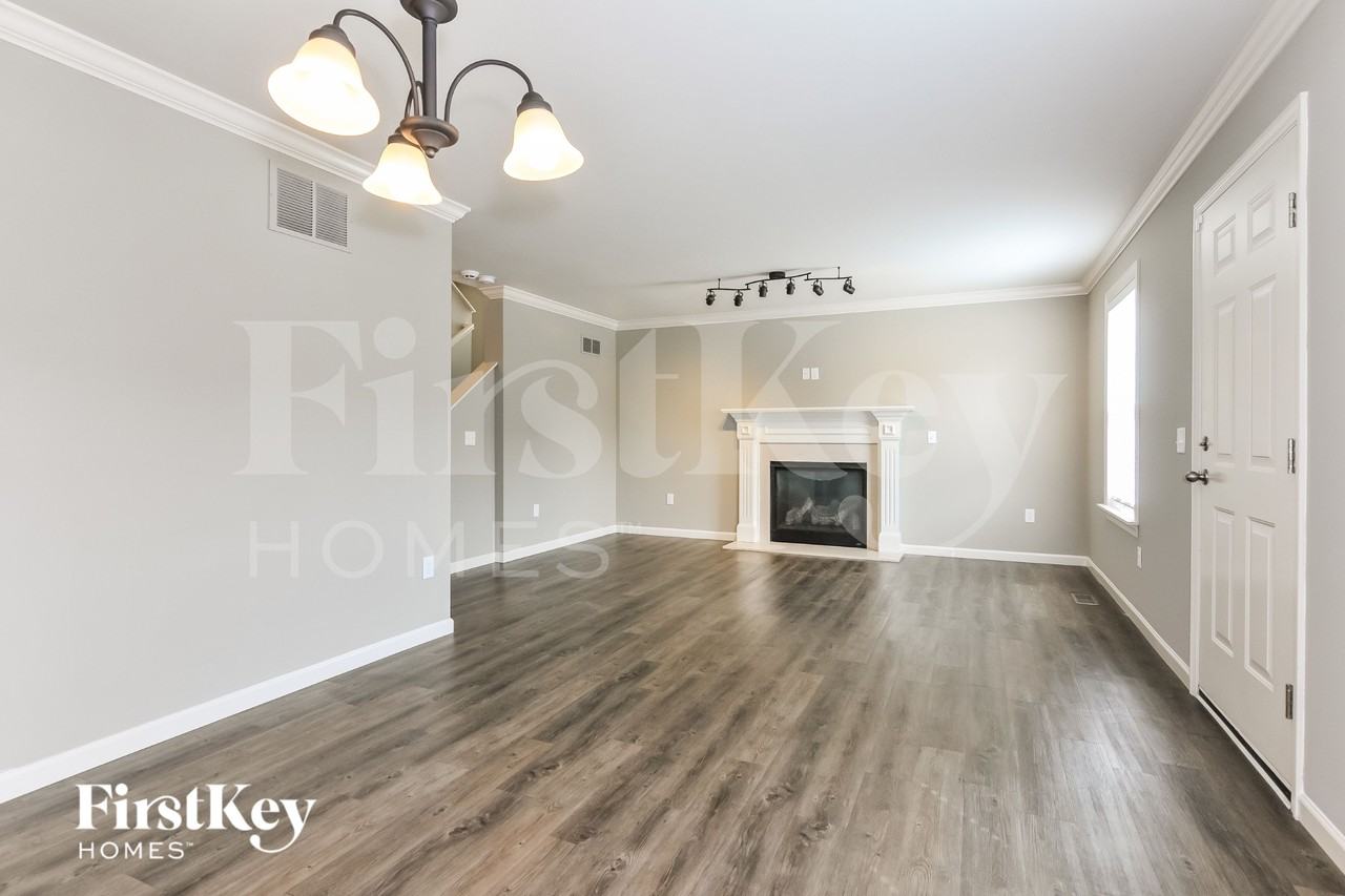 1007 Carpathian Dr - Photo 5 of 16
