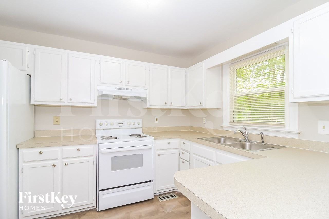 7 Swiftcreek Ct - Photo 7 of 15