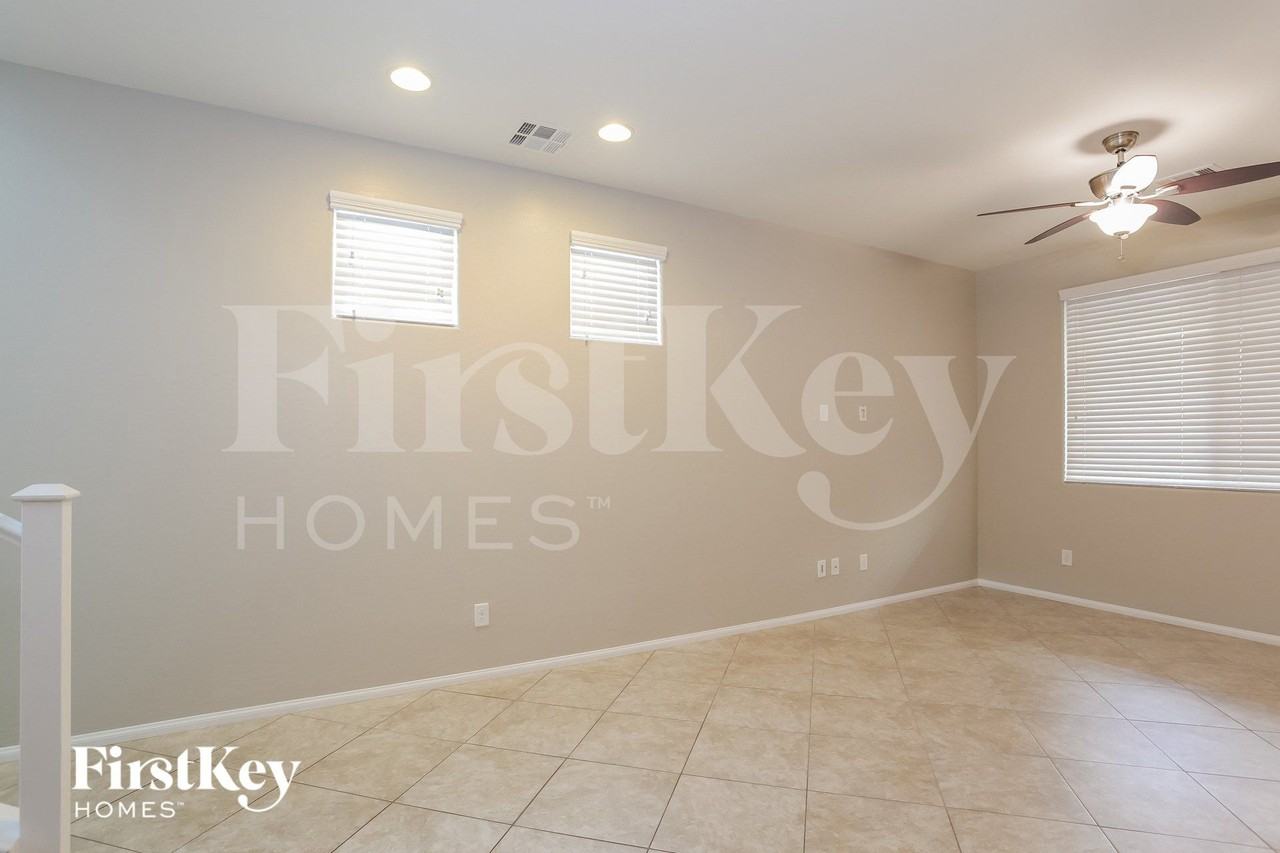 9352 Pearblossom Sky Ave - Photo 3 of 15