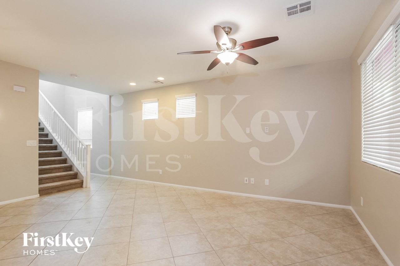 9352 Pearblossom Sky Ave - Photo 4 of 15