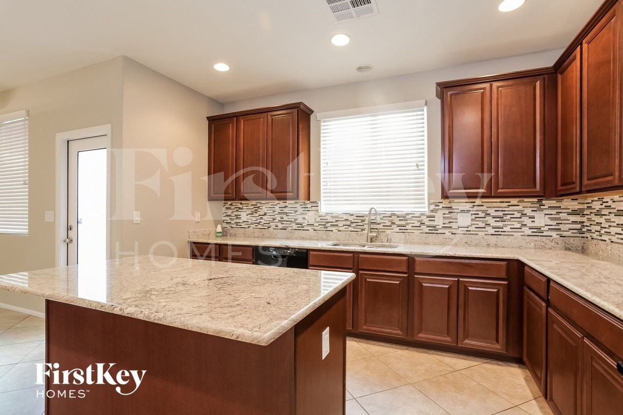 9352 Pearblossom Sky Ave - Photo 6 of 15