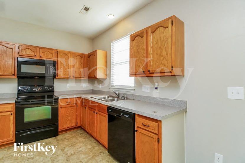 225 Brycewood Dr - Photo 5 of 15