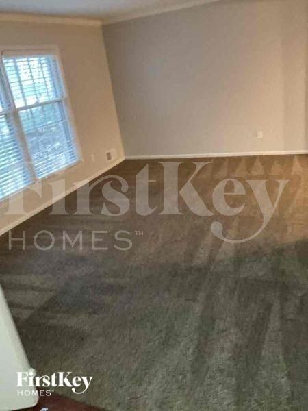 9955 Melrose St - Photo 2 of 10