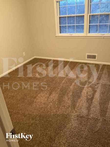 9955 Melrose St - Photo 6 of 10