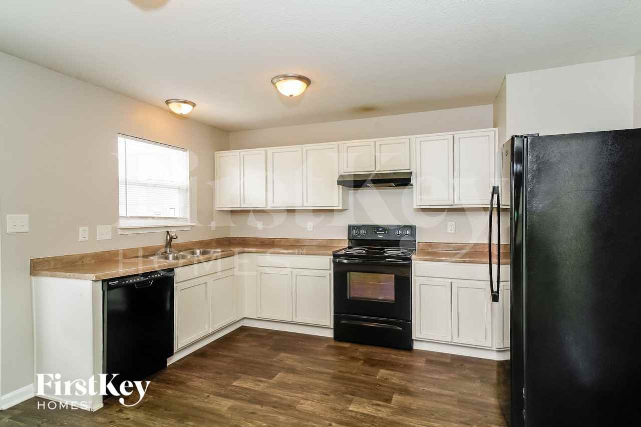 8123 Fisher Bend Dr - Photo 6 of 15