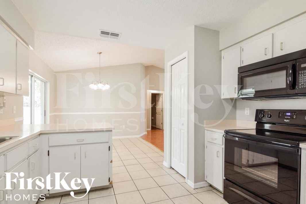 7901 Sioux Ln - Photo 5 of 15