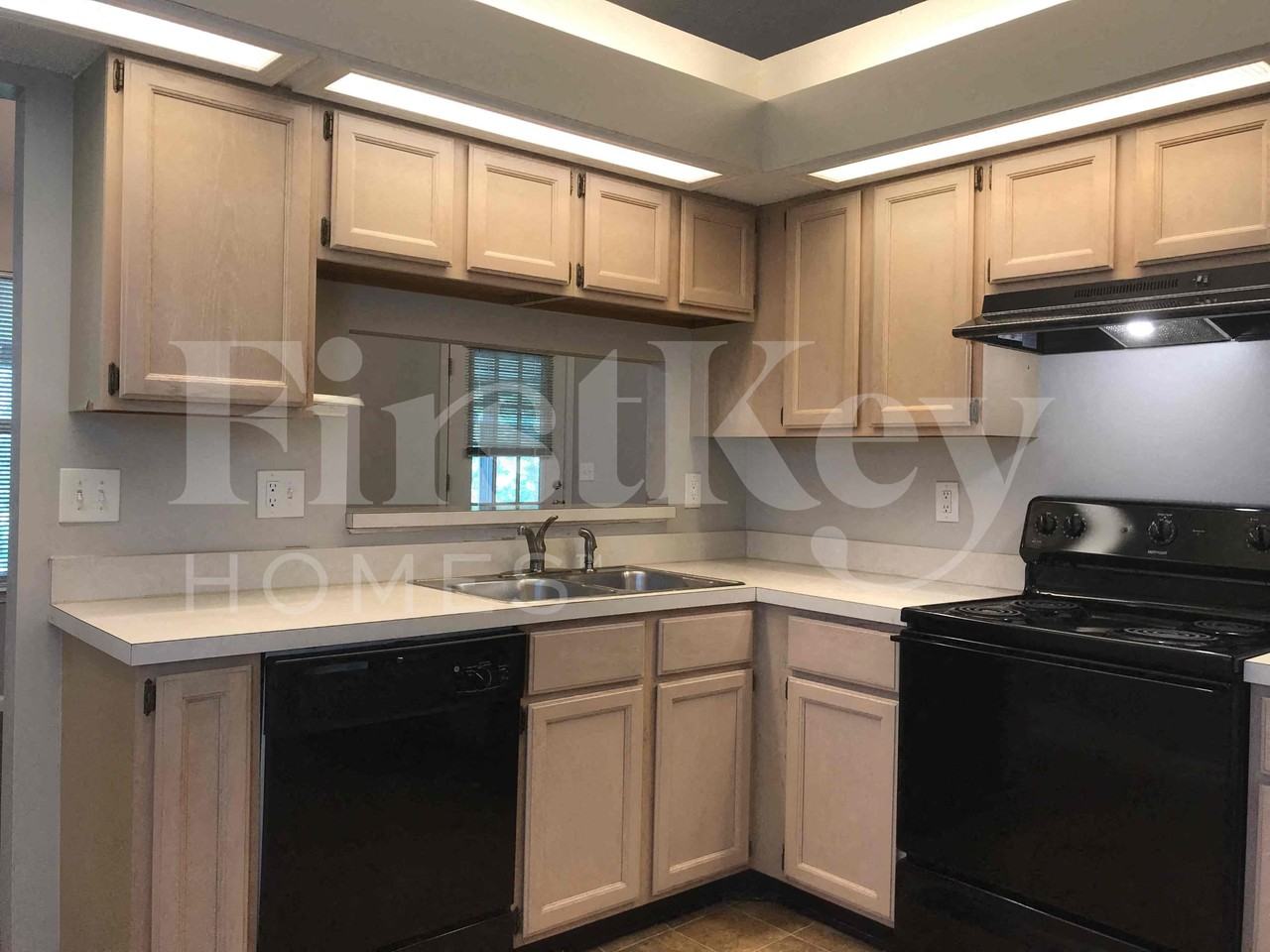 7852 Catskills Ct - Photo 4 of 27