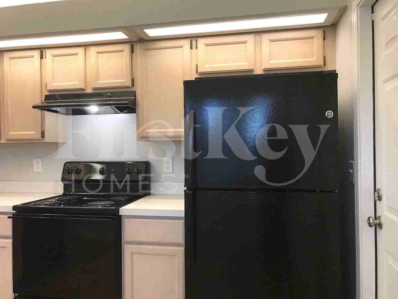 7852 Catskills Ct - Photo 5 of 27