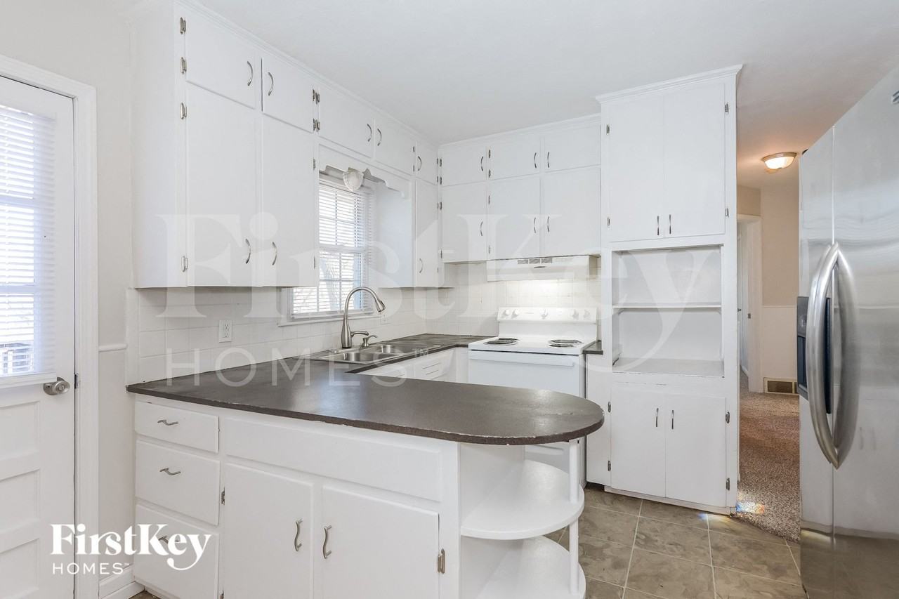 7600 E 70th Ter - Photo 6 of 15