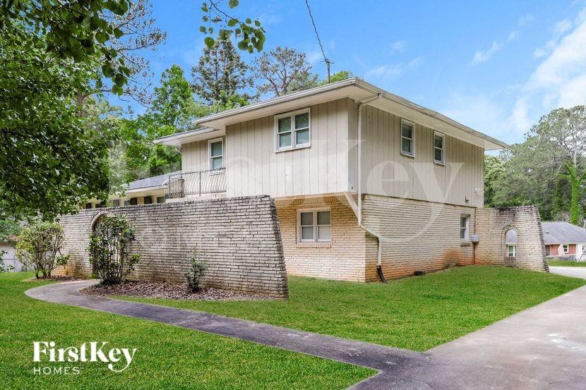 7037 Dalmatia Dr - Photo 2 of 15